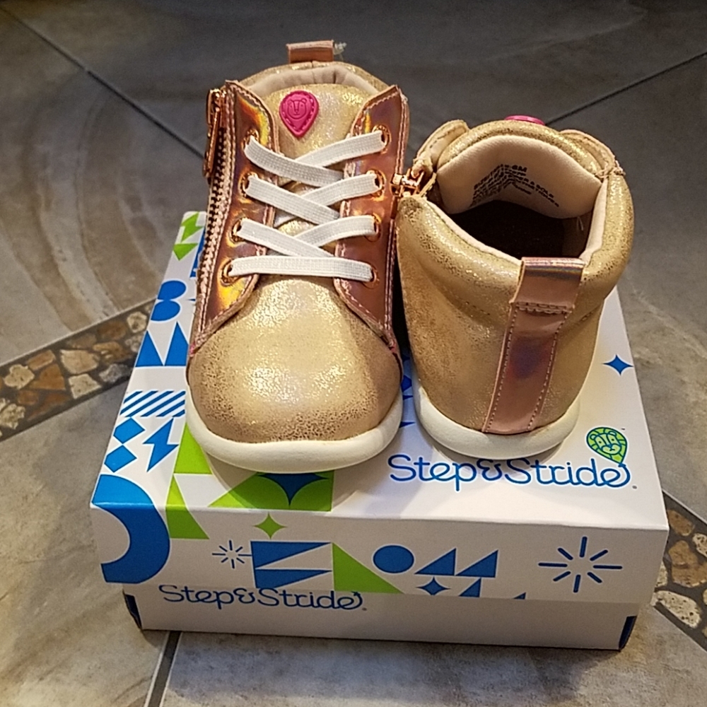 Toddler girls rose gold shoe